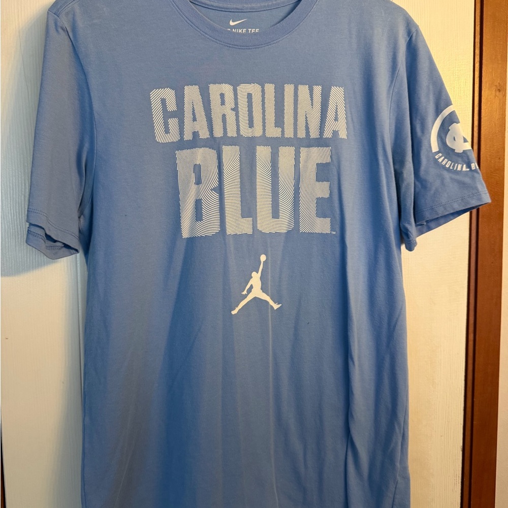 Nike Men's Light Blue Graphic Tee